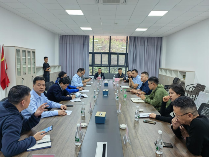 貴州省物流行業(ye) 協會(hui) 、貴州省外經貿企業(ye) 協會(hui) 、貴州現代物流產(chan) 業(ye) 集團赴廣西、雲(yun) 南開展商貿物流專(zhuan) 題調研989