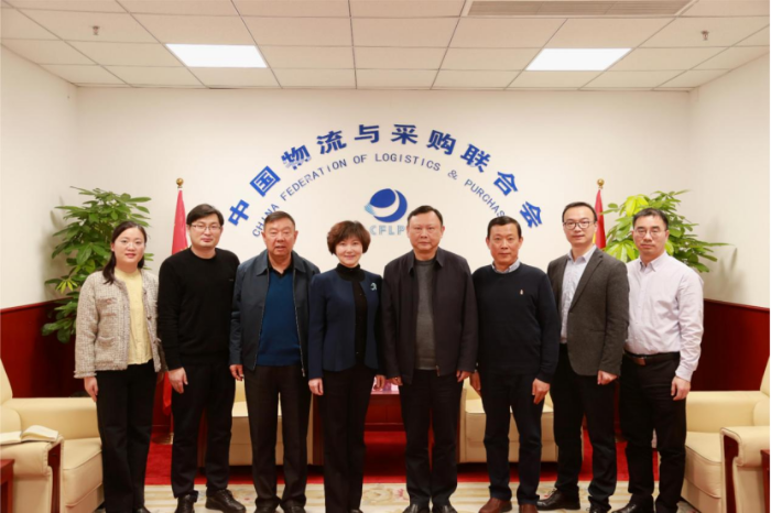 何黎明會(hui) 見北京物資學院黨(dang) 委書(shu) 記吳惠一行378